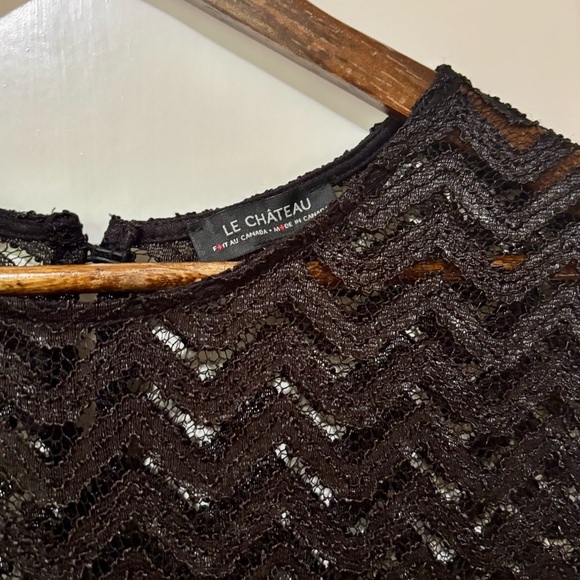 Le Chateau| Black Lace Chevron Sleeveless Blouse Sz M - Picture 3 of 5